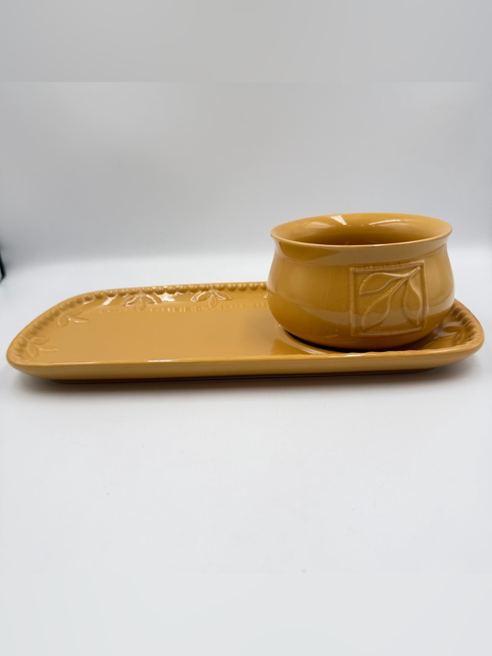Sorrento Debby Segura Designs Mustard Gold Soup Sandwich Tray 2014 Signature